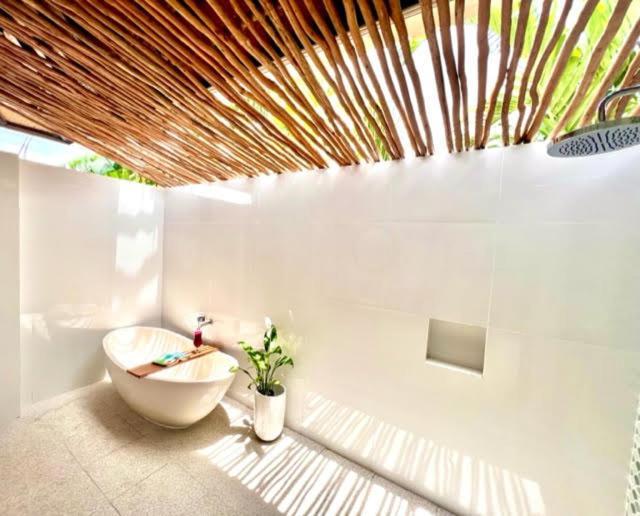 Mista Ceningan'S Beach Bungalows Previously The Kubu 221 Нуса-Лембонган Экстерьер фото